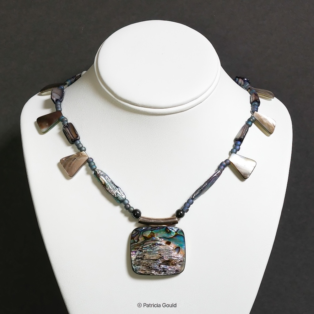 New - N2 - Abalone and Black Lip shell necklace - One of a kind